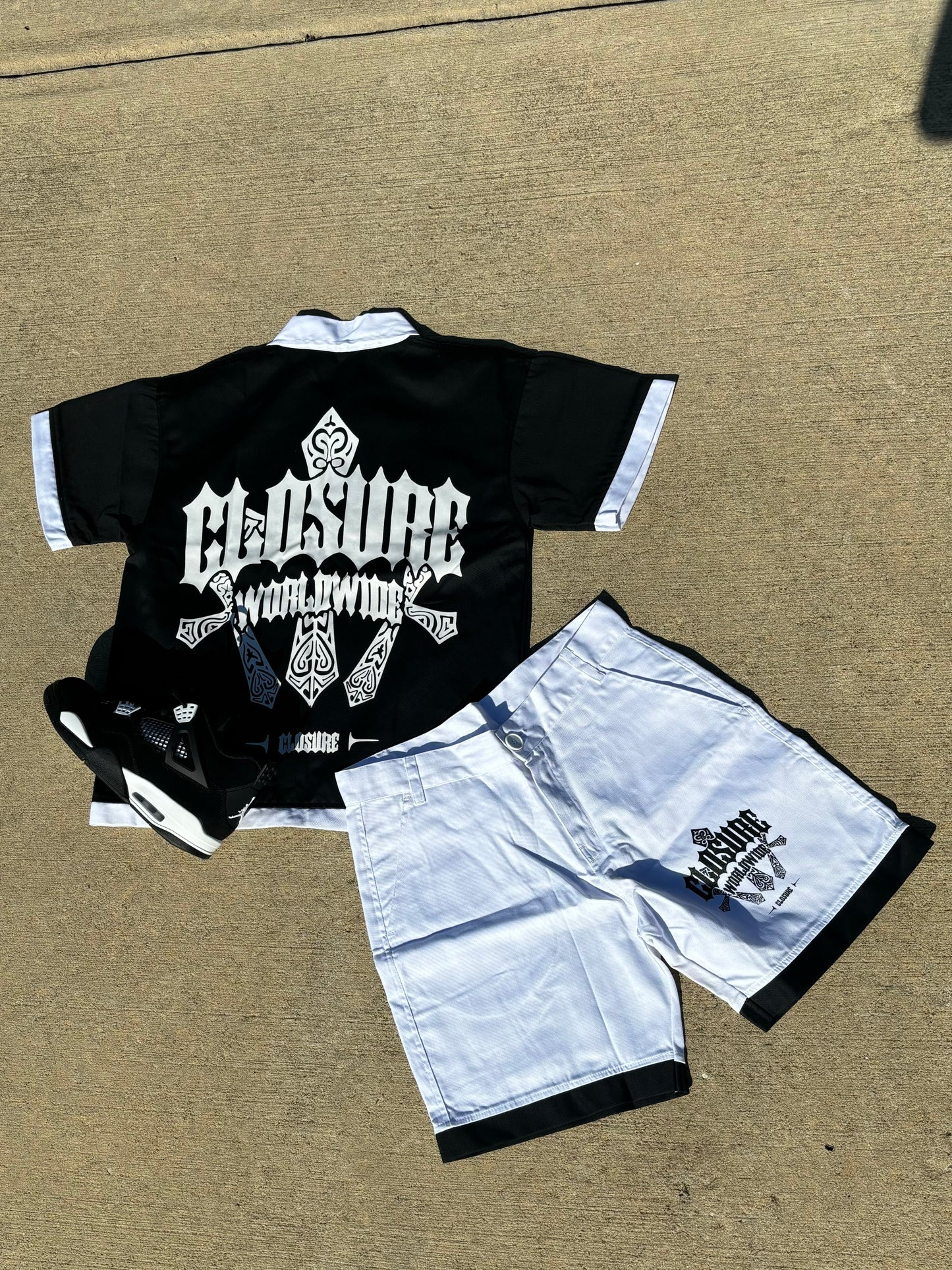 (Black & White)Closure set