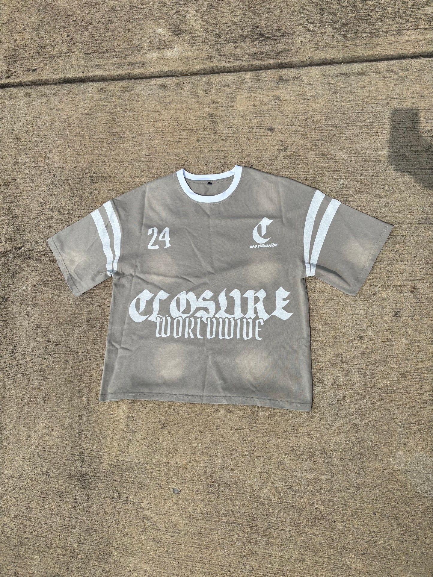 (Gray&white) Closure T