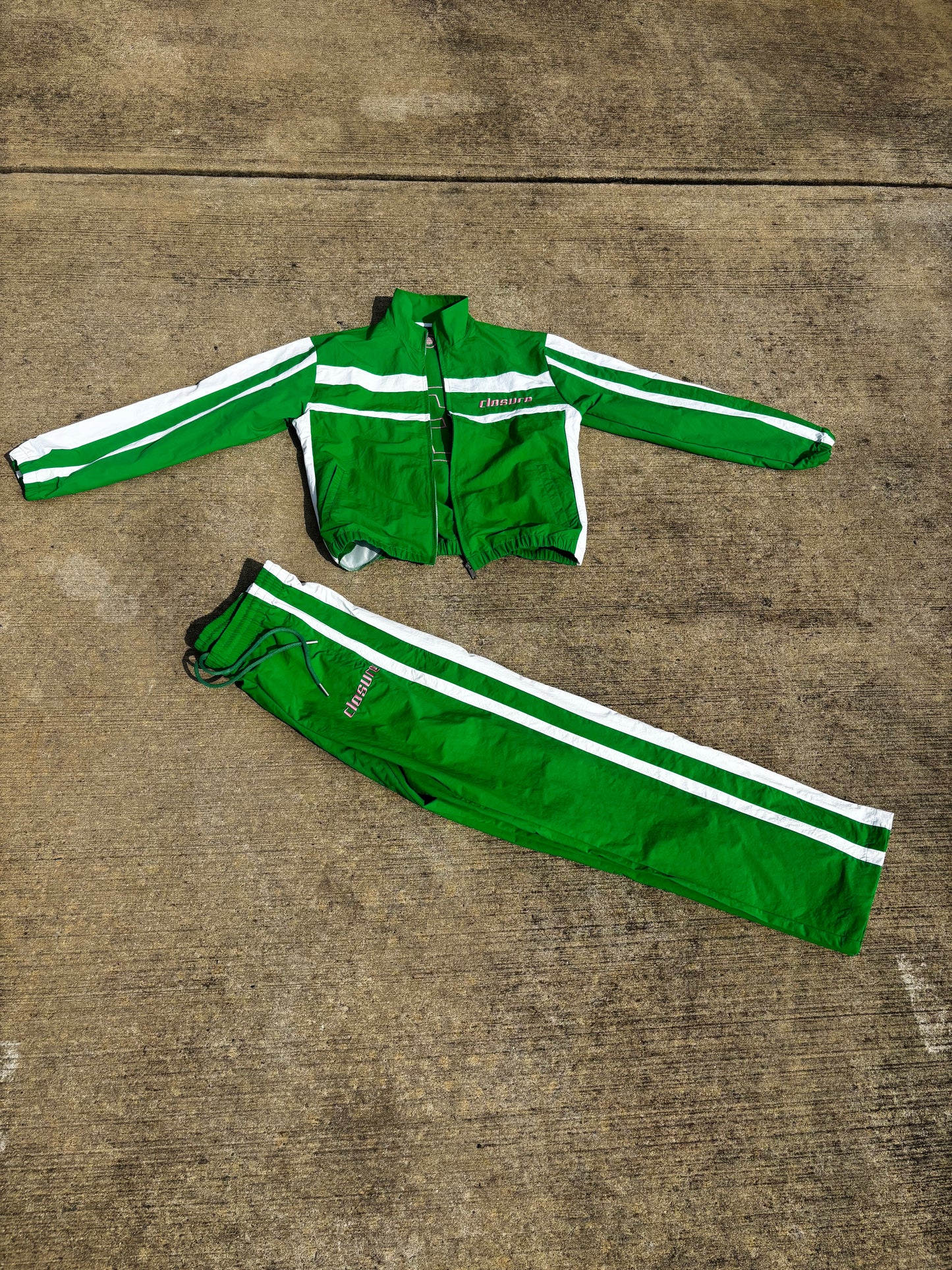(Closure nylon Tracksuit) Green,White,pink