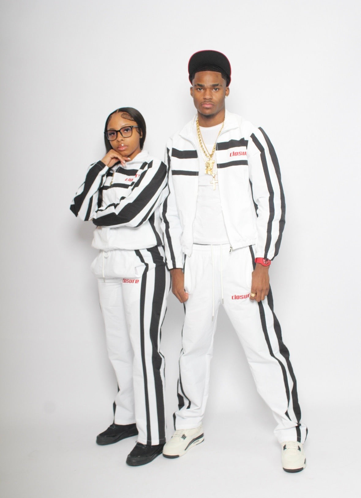 (Closure nylon Tracksuit)       white, red,black