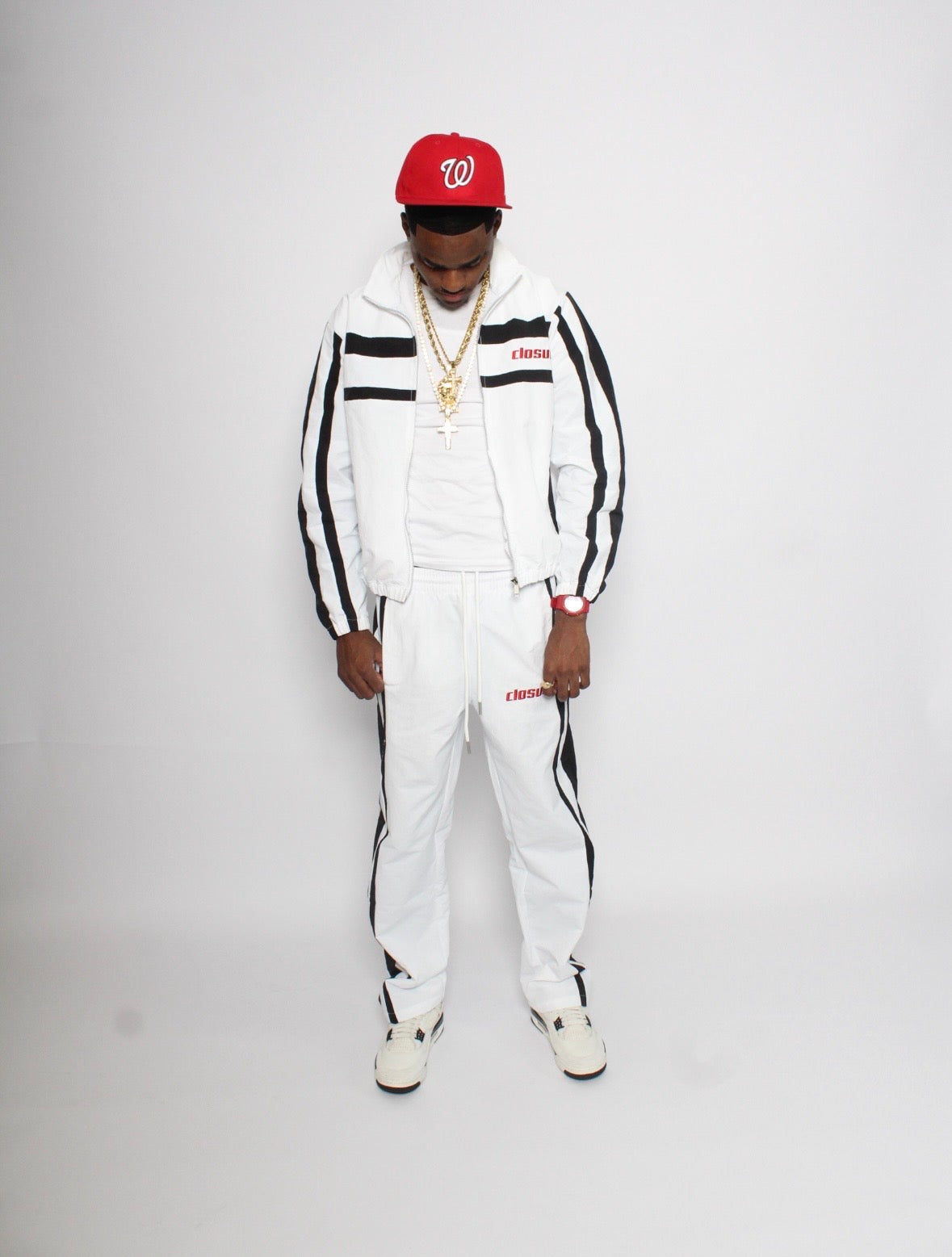(Closure nylon Tracksuit)       white, red,black